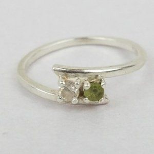 Sterling Silver GREEN Peridot Ring sz 8 Boho Gems